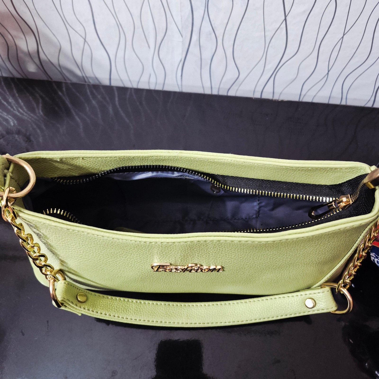 elegant green shoulder bag – stylish everyday essential elegant green shoulder bag – stylish everyday essential